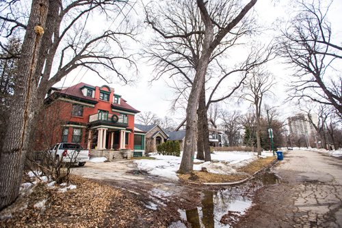 MIKAELA MACKENZIE / WINNIPEG FREE PRESS
Armstrong's Point in Winnipeg on Monday, April 1, 2019.  Heritage designation for the neighbourhood was unanimously approved by the committee. For Also Santin story.
Winnipeg Free Press 2019.