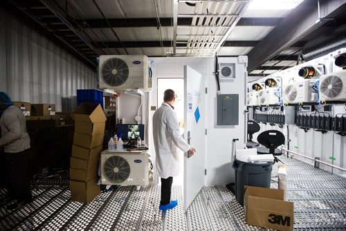 MIKAELA MACKENZIE / WINNIPEG FREE PRESS
Gary Symons, president of NanoSphere Cannabis International, walks into the new NanoSphere lab at the Delta 9 Cannabis facility in Winnipeg on Tuesday, April 2, 2019.  For Solomon Israel story.
Winnipeg Free Press 2019.