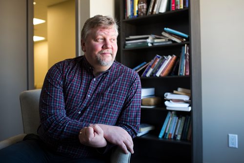 MIKAELA MACKENZIE / WINNIPEG FREE PRESS
Clinical psychologist Dr. Jason Ediger poses for a portrait in his office in Winnipeg on Wednesday, April 3, 2019.  For Sabrina Carnevale story.
Winnipeg Free Press 2019.