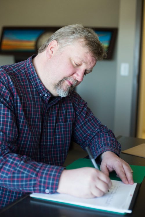 MIKAELA MACKENZIE / WINNIPEG FREE PRESS
Clinical psychologist Dr. Jason Ediger poses for photos in Winnipeg on Wednesday, April 3, 2019.  Journaling can help with mental health. For Sabrina Carnevale story.
Winnipeg Free Press 2019.