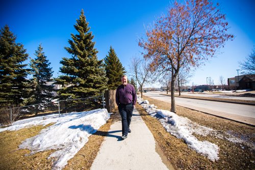 MIKAELA MACKENZIE / WINNIPEG FREE PRESS
Clinical psychologist Dr. Jason Ediger poses for photos in Winnipeg on Wednesday, April 3, 2019.  Getting outside and being active can help with mental health. For Sabrina Carnevale story.
Winnipeg Free Press 2019.