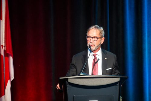 MIKAELA MACKENZIE / WINNIPEG FREE PRESS
Co-owner Bob Silver speaks at the Manitoba Museum Tribute Gala honouring the Winnipeg Free Press in Winnipeg on Thursday, April 4, 2019.  For Jason Bell story.
Winnipeg Free Press 2019.