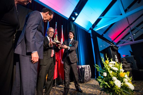 MIKAELA MACKENZIE / WINNIPEG FREE PRESS
James Cohen, Chair of the Board of Governors, presents Ron Stern (left) and Bob Silver an Inukshuk at the Manitoba Museum Tribute Gala honouring the Winnipeg Free Press in Winnipeg on Thursday, April 4, 2019.  For Jason Bell story.
Winnipeg Free Press 2019.