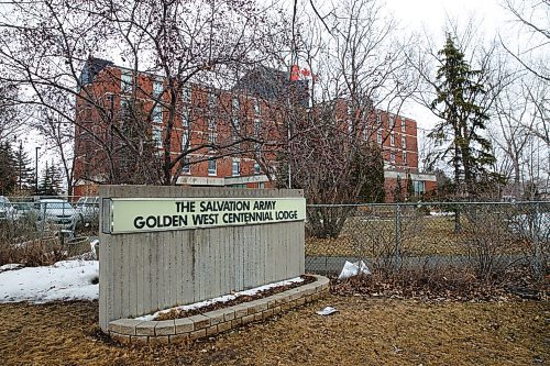 MIKE DEAL / WINNIPEG FREE PRESS
Two residents died after a salmonella outbreak at the Golden West Centennial Lodge in the Sturgeon Creek area.
190405 - Friday, April 05, 2019.