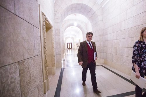 MIKAELA MACKENZIE / WINNIPEG FREE PRESS
Liberal leader Dougald Lamont walks down the hall at the Manitoba Legislative Building in Winnipeg on Monday, April 8, 2019.
Winnipeg Free Press 2019.