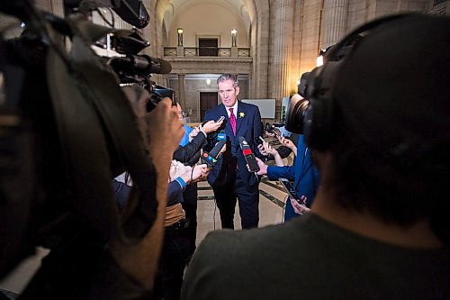 MIKAELA MACKENZIE / WINNIPEG FREE PRESS
Premier Brian Pallister speaks to the media at the Manitoba Legislative Building in Winnipeg on Monday, April 8, 2019.
Winnipeg Free Press 2019.