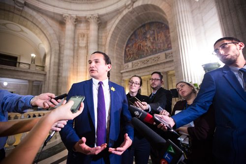 MIKAELA MACKENZIE / WINNIPEG FREE PRESS
Opposition leader Wab Kinew speaks to the media at the Manitoba Legislative Building in Winnipeg on Monday, April 8, 2019.
Winnipeg Free Press 2019.