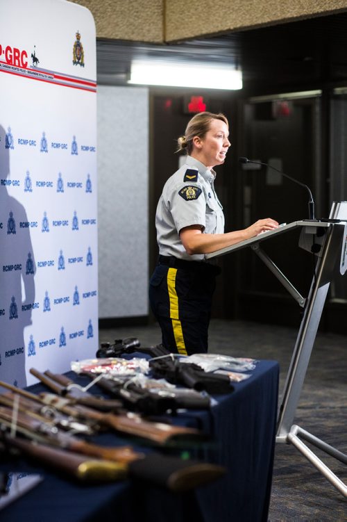 MIKAELA MACKENZIE / WINNIPEG FREE PRESS
Corporal Julie Courchaine speaks to the media about firearms and cash seized in Oakbank at the RCMP D Division Headquarters in Winnipeg on Monday, April 8, 2019.
Winnipeg Free Press 2019.