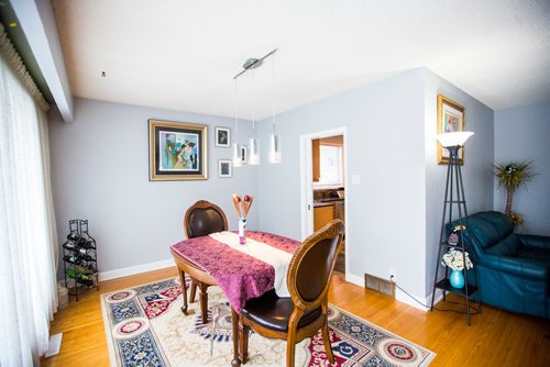 MIKAELA MACKENZIE / WINNIPEG FREE PRESS
The dining area at River Heights home 915 Campbell St. in Winnipeg on Tuesday, April 9, 2019.
Winnipeg Free Press 2019.