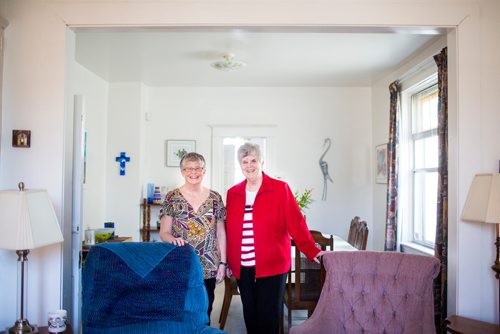 MIKAELA MACKENZIE / WINNIPEG FREE PRESS
Catholic nuns Margaret Hughes (left) and Bernadette O'Reilly pose for a photo in their house before they move away after 40 years of living in the inner city and working with Rossbrook House in Winnipeg on Wednesday, April 10, 2019. 
Winnipeg Free Press 2019.