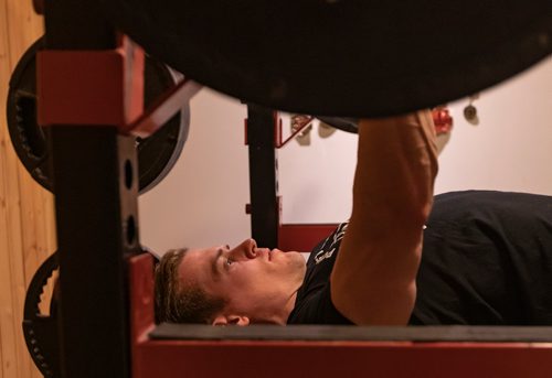 SASHA SEFTER / WINNIPEG FREE PRESS
Powerlifter Ryan Kolesar runs through his training routine in the home gym he has set up in the basement of his Winnipeg home.
190410 - Wednesday, April 10, 2019.