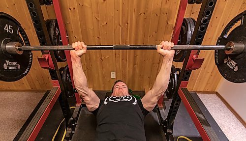 SASHA SEFTER / WINNIPEG FREE PRESS

Powerlifter Ryan Kolesar runs through his training routine in the home gym he has set up in the basement of his Winnipeg home.

190410 - Wednesday, April 10, 2019.