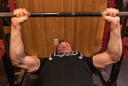 SASHA SEFTER / WINNIPEG FREE PRESS
Powerlifter Ryan Kolesar runs through his training routine in the home gym he has set up in the basement of his Winnipeg home.
190410 - Wednesday, April 10, 2019.