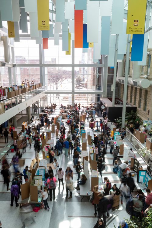 SASHA SEFTER / WINNIPEG FREE PRESS
Curious onlookers wander through science projects created by over 400 students from the Winnipeg School Division during the Winnipeg Schools' Science Fair on the University of Manitoba's Bannatyne campus.
190410 - Wednesday, April 10, 2019.