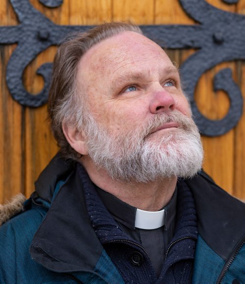 SASHA SEFTER / WINNIPEG FREE PRESS
FAITH - Reverend Paul Johnson of St. John's Cathedral sets up wood in a stone circle in preparation for the upcoming Easter fire.
190412 - Friday, April 12, 2019.