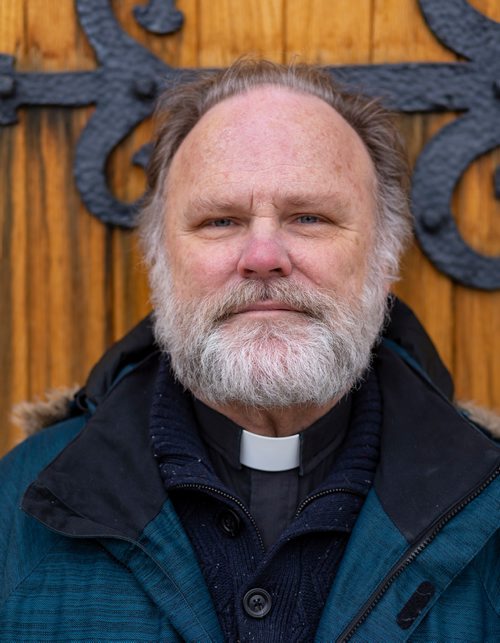 SASHA SEFTER / WINNIPEG FREE PRESS
FAITH - Reverend Paul Johnson of St. John's Cathedral sets up wood in a stone circle in preparation for the upcoming Easter fire.
190412 - Friday, April 12, 2019.