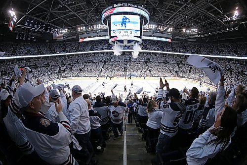 TREVOR HAGAN / WINNIPEG FREE PRESS
Winnipeg Jets' fans celebrate after Mark Scheifele (55) scored against the St. Louis Blues' during period 2 of game 2 of their first round playoff series, Friday, April 12, 2019.