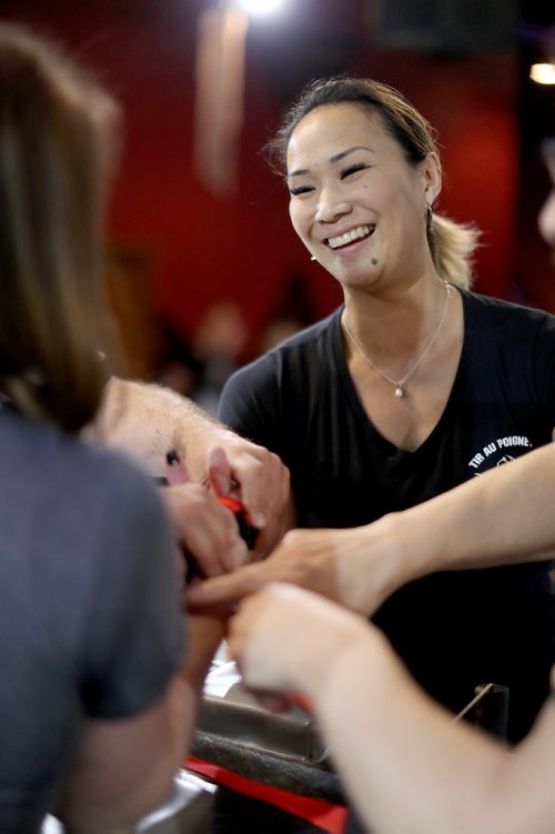 TREVOR HAGAN / WINNIPEG FREE PRESS
Amanda Laurie versus city councillor Vivian Santos at the Manitoba Provincial Arm Wrestling Championships at Canad Inns Polo Park, Saturday, April 13, 2019.