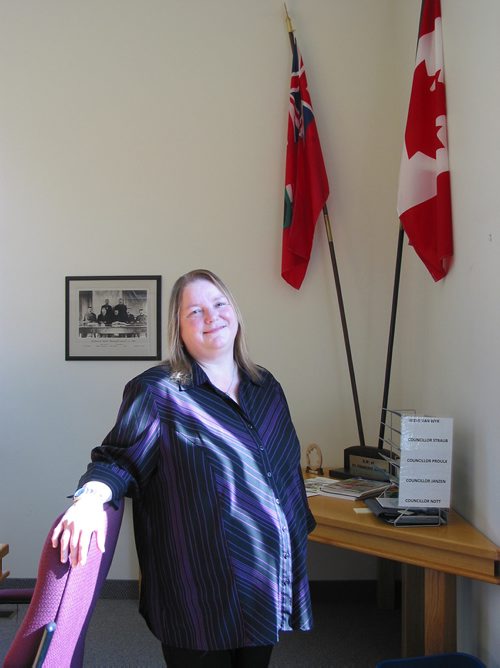 Canstar Community News April 10, 2019 - Shelley Jensen is the new CAO for the RM of St. Francois Xavier. (ANDREA GEARY/CANSTAR COMMUNITY NEWS)