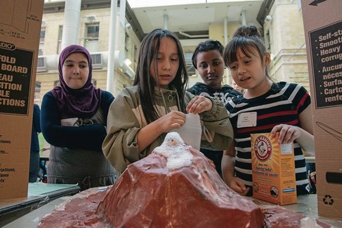 Canstar Community News April 10, 2019 - The Winnipeg School Division's 49th annual Science Fair. (EVA WASNEY/CANSTAR COMMUNITY NEWS/METRO)