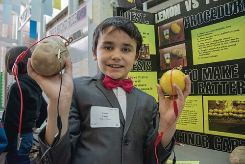 Canstar Community News April 10, 2019 - The Winnipeg School Division's 49th annual Science Fair. (EVA WASNEY/CANSTAR COMMUNITY NEWS/METRO)