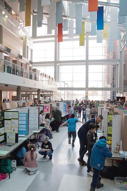 Canstar Community News April 10, 2019 - The Winnipeg School Division's 49th annual Science Fair. (EVA WASNEY/CANSTAR COMMUNITY NEWS/METRO)