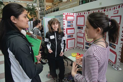 Canstar Community News April 10, 2019 - The Winnipeg School Division's 49th annual Science Fair. (EVA WASNEY/CANSTAR COMMUNITY NEWS/METRO)