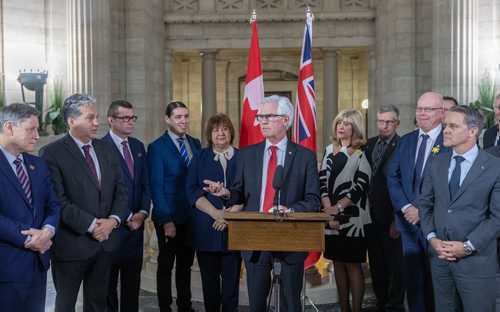 SASHA SEFTER / WINNIPEG FREE PRESS
The Honourable Jim Carr, Minister of International Trade Diversification announces a bilateral agreement at the Manitoba Legislative Building.
190416 - Tuesday, April 16, 2019.