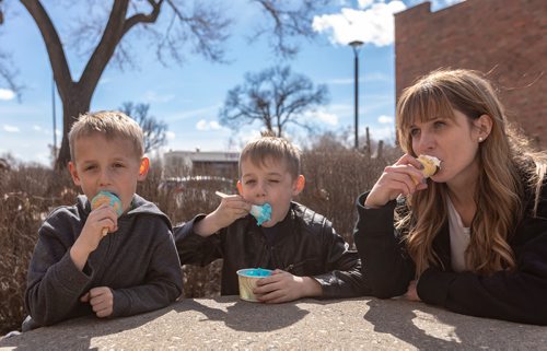 SASHA SEFTER / WINNIPEG FREE PRESS
From left to right, Lachlan (6), Noah (8) and Rebecca McDermont enjoy some ice cream on a sunny 14° afternoon outside of Sargent Sundae at Portage Avenue and Overdale Street.
190416 - Tuesday, April 16, 2019.
