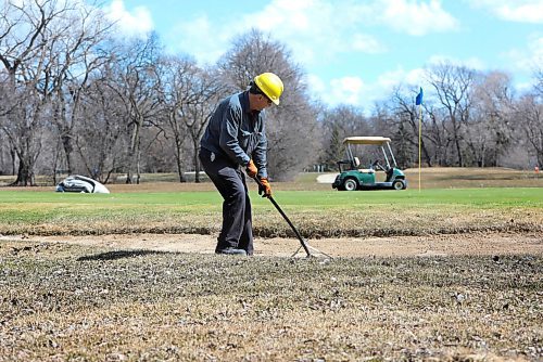 RUTH BONNEVILLE / WINNIPEG FREE PRESS 

LOCAL - Standup 

Kildonan Park Golf Course maintenance worker, Ken Batt, rakes the sand trap on the first tee as staff prepare for their season opening day on Friday, April 19/19.  

Kildonan Park Golf Course is located at 2021 Main Street and is one of several city courses that are opening this weekend.  


April 16, 2019