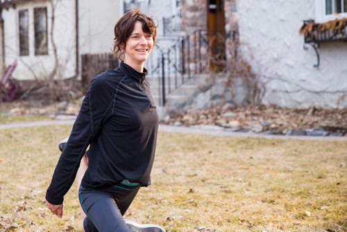 MIKAELA MACKENZIE/WINNIPEG FREE PRESS
Avid runner Sylvia Buchholz does a pigeon pose stretch before running to work in Winnipeg on Wednesday, April 17, 2019. 
Winnipeg Free Press 2019