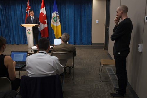 MIKE DEAL / WINNIPEG FREE PRESS
Winnipeg Mayor Brian Bowman responds to comments made by the Premier today during a press conference at City Hall Thursday afternoon.
190418 - Thursday, April 18, 2019.