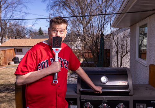 SASHA SEFTER / WINNIPEG FREE PRESS
Ed Buller has been a volunteer at the Winnipeg Comedy Festival for the past six years. When he's not having a laugh, Buller loves to grill in the backyard of his Kildonan Drive Neighbourhood home for his family.
190418 - Thursday, April 18, 2019.