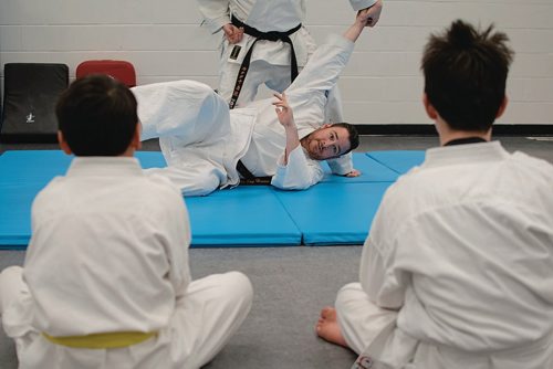 Canstar Community News Alex Jay Hamm instructs students Aahron Coward and Austin Schwartz during a Chito-Ryu Winnipeg karate class at Roblin Park Community Centre. (EVA WASNEY/CANSTAR COMMUNITY NEWS/METRO)
