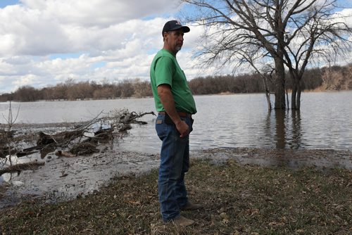 RUTH BONNEVILLE / WINNIPEG FREE PRESS 


LOCAL - Flooding story near Morris Mb. 

Farmer, Mark Bergstresser, who lives just east of Morris, look out at this flooded land next to the Red River Monday.  

See Kevin Rollason's story.


April 22, 2019