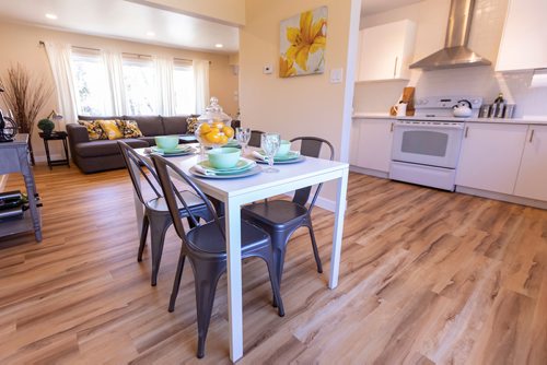 SASHA SEFTER / WINNIPEG FREE PRESS
The dining area of 313 Guildford Street in Winnipeg's Deer Lodge neighbourhood.
190422 - Monday, April 22, 2019.