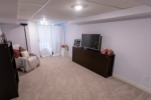 SASHA SEFTER / WINNIPEG FREE PRESS
The finished basement of 313 Guildford Street in Winnipeg's Deer Lodge neighbourhood.
190422 - Monday, April 22, 2019.