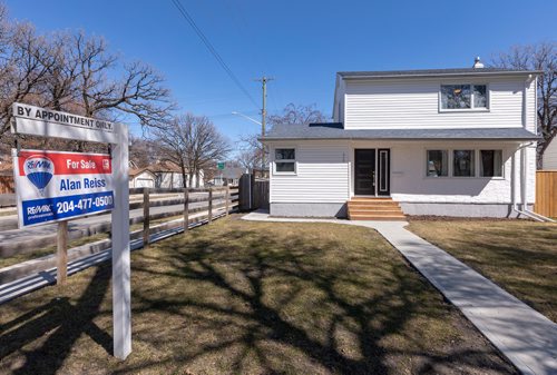 SASHA SEFTER / WINNIPEG FREE PRESS
The exterior of 313 Guildford Street in Winnipeg's Deer Lodge neighbourhood.
190422 - Monday, April 22, 2019.