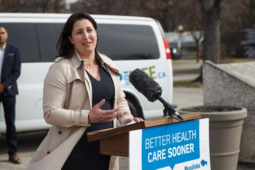 MIKE DEAL / WINNIPEG FREE PRESS
Kimberly Dodds, director, Tissue Bank Manitoba during the announcement that the province will be making the organ and tissue donor registration process easier by putting it online via www.signupforlife.ca. 
190423 - Tuesday, April 23, 2019.