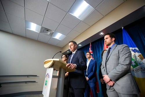 MIKAELA MACKENZIE/WINNIPEG FREE PRESS
Mayor Bowman and community leaders speak to the media, recommending that the Social Planning Council of Winnipeg and the Canadian Muslims Womens Institute remove Linda Sarsour as a panelist at an event, at City Hall in Winnipeg on Tuesday, April 23, 2019. For Aldo Santin story.
Winnipeg Free Press 2019