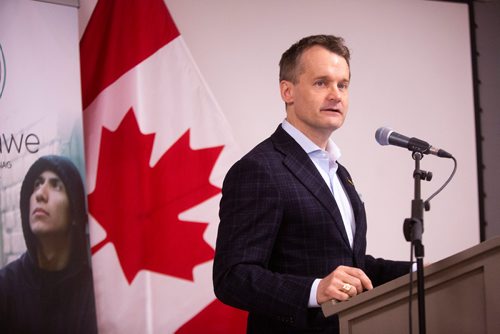 MIKAELA MACKENZIE/WINNIPEG FREE PRESS
Indigenous Services minister Seamus O'Regan discusses Jordan's Principle funding as part of the 2019 budget at Tina's Safe Haven in Winnipeg on Thursday, April 25, 2019. For Dan Lett story.
Winnipeg Free Press 2019