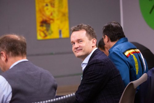 MIKAELA MACKENZIE/WINNIPEG FREE PRESS
Indigenous Services minister Seamus O'Regan listens after discussing Jordan's Principle funding as part of the 2019 budget at Tina's Safe Haven in Winnipeg on Thursday, April 25, 2019. For Dan Lett story.
Winnipeg Free Press 2019