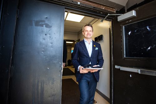 MIKAELA MACKENZIE/WINNIPEG FREE PRESS
Indigenous Services minister Seamus O'Regan leaves Tina's Safe Haven after discussing Jordan's Principle funding as part of the 2019 budget in Winnipeg on Thursday, April 25, 2019. For Dan Lett story.
Winnipeg Free Press 2019