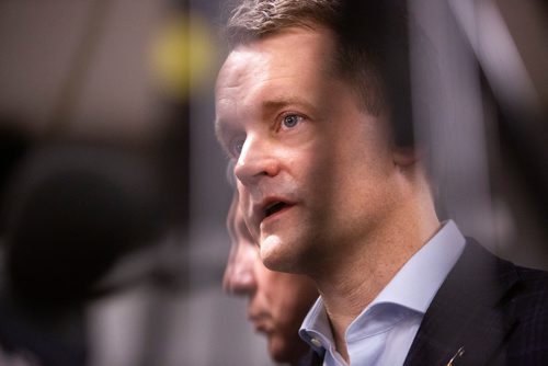 MIKAELA MACKENZIE/WINNIPEG FREE PRESS
Indigenous Services minister Seamus O'Regan discusses Jordan's Principle funding in a scrum with the media at Tina's Safe Haven in Winnipeg on Thursday, April 25, 2019. For Dan Lett story.
Winnipeg Free Press 2019