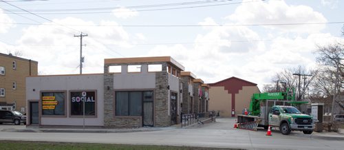 MIKE DEAL / WINNIPEG FREE PRESS
The signage at Bermax is being taken down Friday just over a week after the restaurant was closed because of a hate crime which the owners are now being accused of fabricating.
190426 - Friday, April 26, 2019.