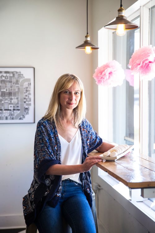 MIKAELA MACKENZIE/WINNIPEG FREE PRESS
Belinda Bigold, owner of High Tea, poses for a portrait with her Imperial cookies in Winnipeg on Thursday, April 25, 2019. For Dave Sanderson story.
Winnipeg Free Press 2019