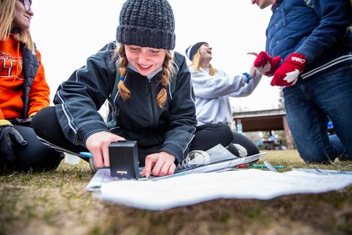 MIKAELA MACKENZIE/WINNIPEG FREE PRESS
Tyra Smith, a grade 11 student from École Edward Schreyer, learns map and compass skills with the 38 Canadian Brigade Group Signallers at Bird's Hill Park on Tuesday, April 30, 2019. Standup.
Winnipeg Free Press 2019
