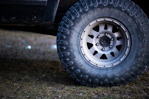 MIKAELA MACKENZIE/WINNIPEG FREE PRESS
Trucks in the parking area for sucker fishing in Westbourne, Manitoba on Monday, April 22, 2019. 
Winnipeg Free Press 2019