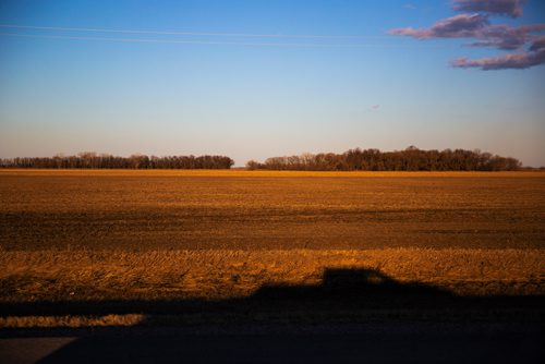 MIKAELA MACKENZIE/WINNIPEG FREE PRESS
Driving back across the prairies after sucker fishing on Thursday, April 18, 2019. 
Winnipeg Free Press 2019