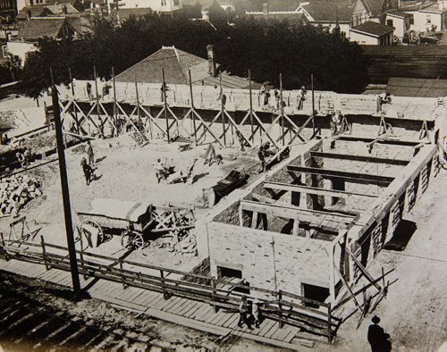 
Images from the AUUC-WBA Archives of the Ukrainian Labour Temple construction in 1918.
190430 - Tuesday, April 30, 2019.